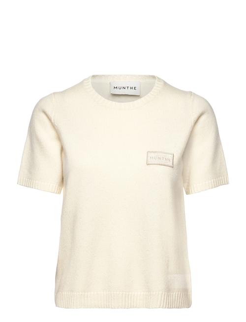 Munthe | Pantas | 32