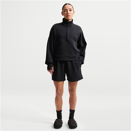 Løse Nike 24.7 ImpossiblySoft Dri-FIT-shorts (10 cm) med mellemhøj talje til kvinder - sort