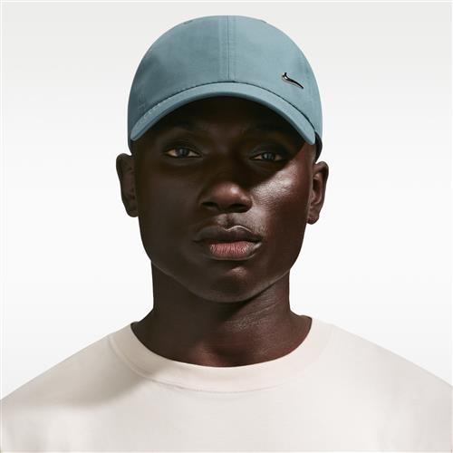 Ustruktureret Nike Dri-FIT Club-metal-Swoosh-kasket - grå