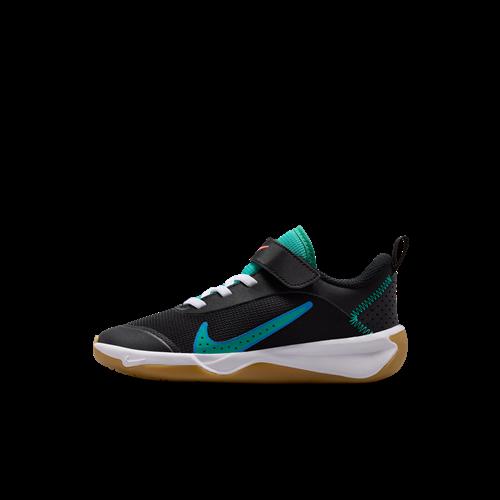Nike Omni Multi-Court-sko til mindre børn - sort
