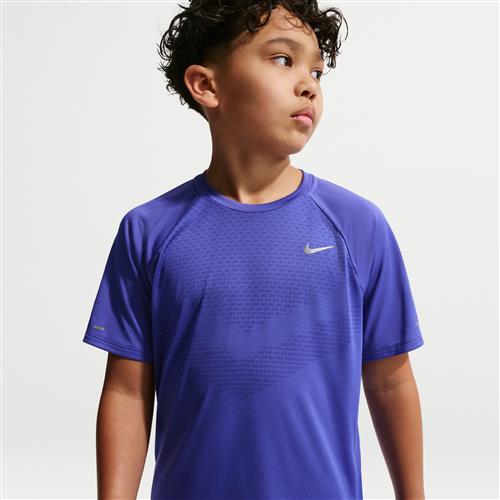 Kortærmet Nike Stride Dri-FIT-top til større børn - blå