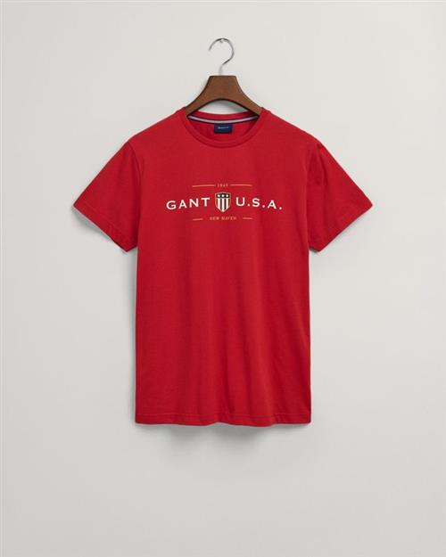 D1. BANNER SHIELD SS T-SHIRT