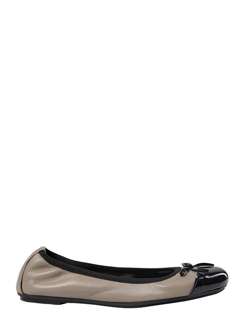 Sofie Schnoor Young | Ballerina | 35