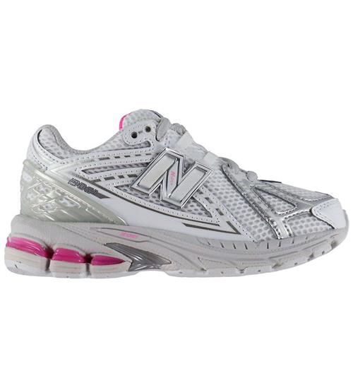 Se New Balance Sko - 1906 - Light Silver Metallic hos KidsWorld