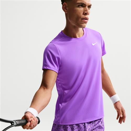 NikeCourt Victory Dri-FIT-tennisoverdel til mænd - lilla