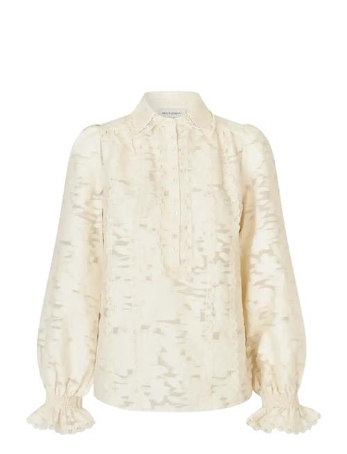 Dea Kudibal | Daphnedea | M