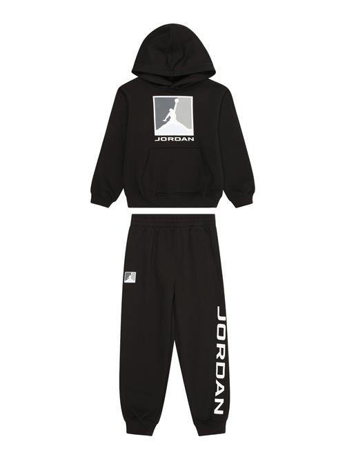 Jordan Joggingdragt 'ESS'  grå / basalgrå / sort / hvid