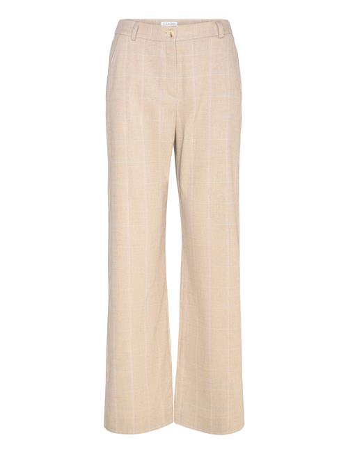 Claire Woman | Cwtarita | 44