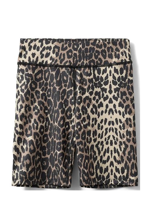 Sofie Schnoor Young | Avalasy Shorts | 176