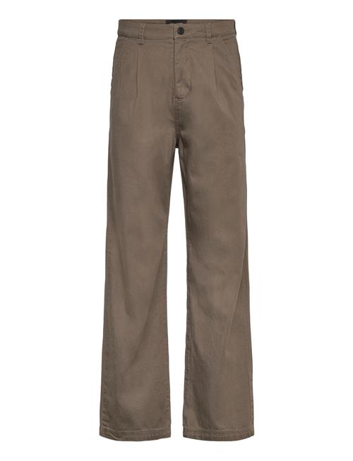 Lyle & Scott | Enzyme Wash Pleated Trouser | 34 x 30