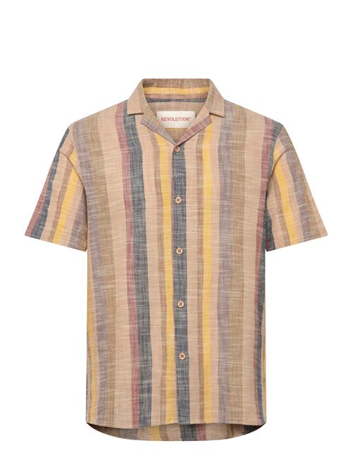 Revolution | Shirts | XXL