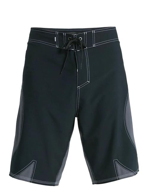Quiksilver | Mercury Trident 21 | 33