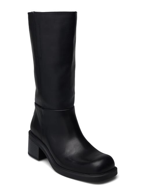 VAGABOND | Daniella | 37
