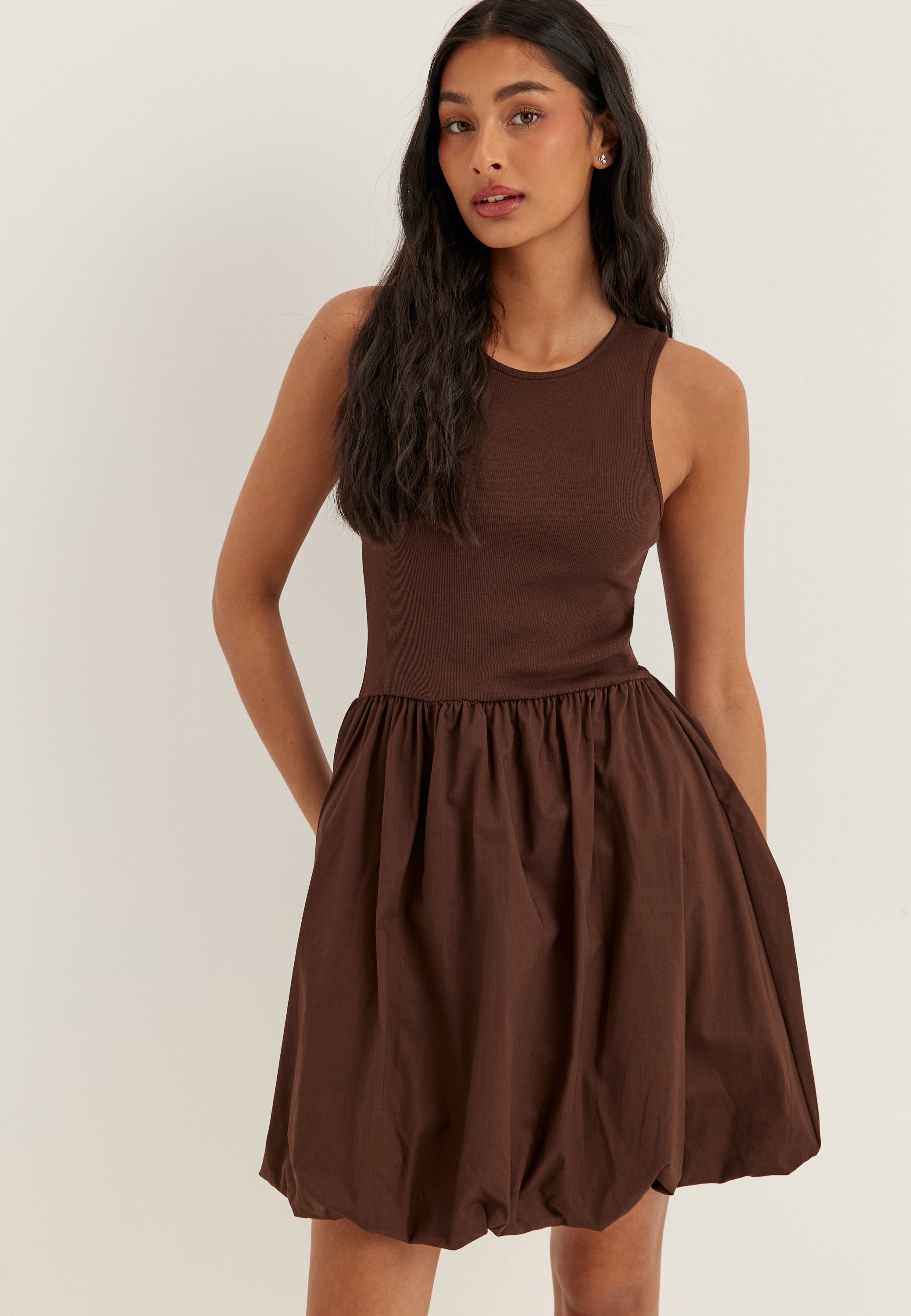 Se PIECES Pcpenya Sl Short Dress hos Bubbleroom