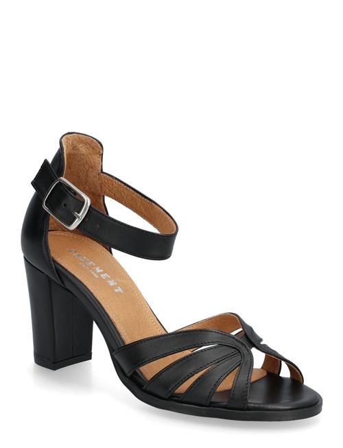 Pavement | Gillian Leather | 39