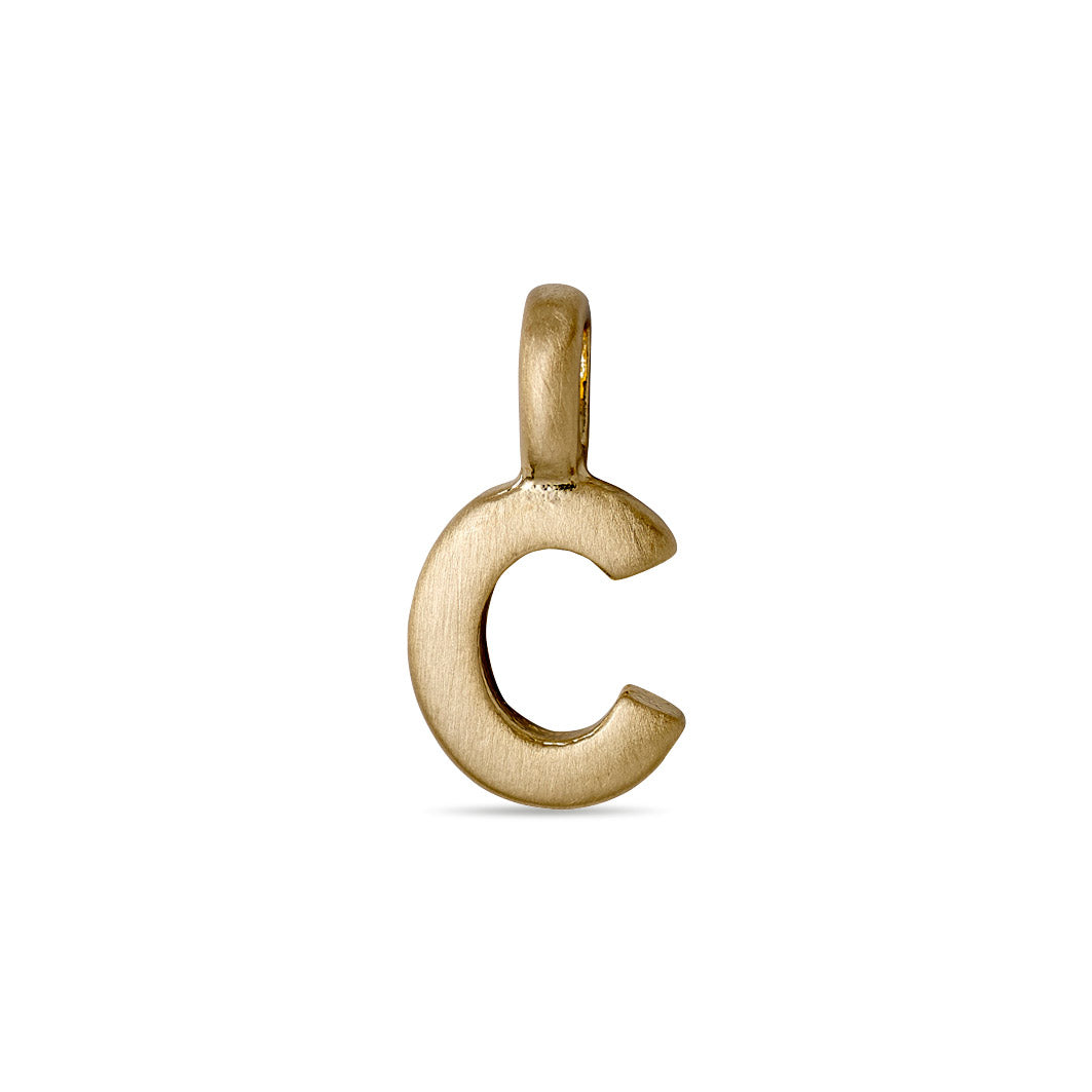 Se Pilgrim CHARM C vedhæng, guldbelagt hos Pilgrim