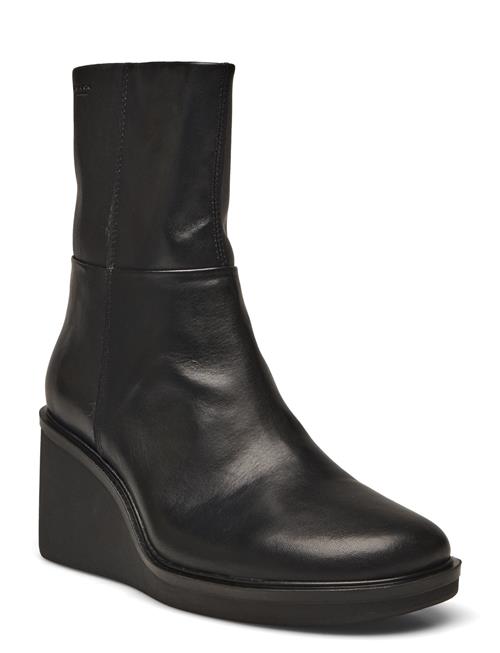 VAGABOND | Deena | 37