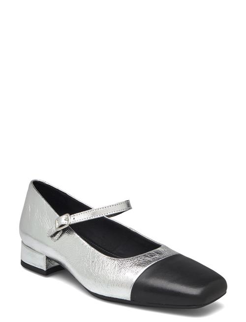 VAGABOND | Debbi | 41