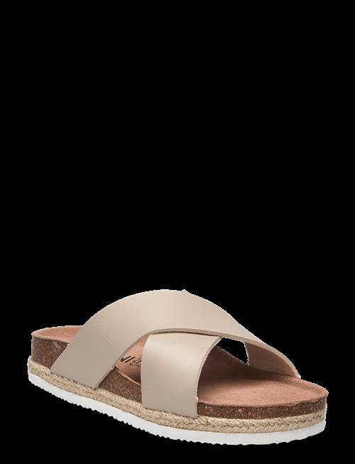Exani | Blair W | 40