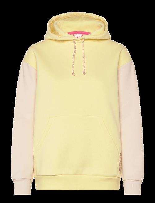 Kari Traa | Anelie Hood | M