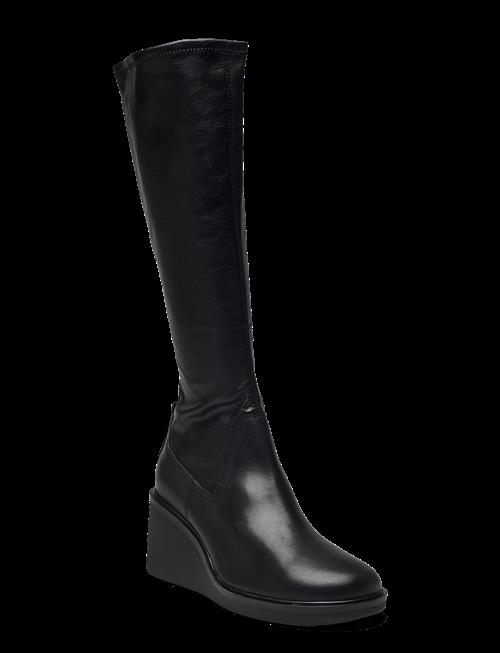 VAGABOND | Deena | 41