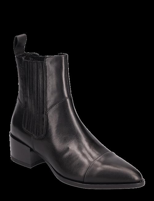 VAGABOND | Marja | 39