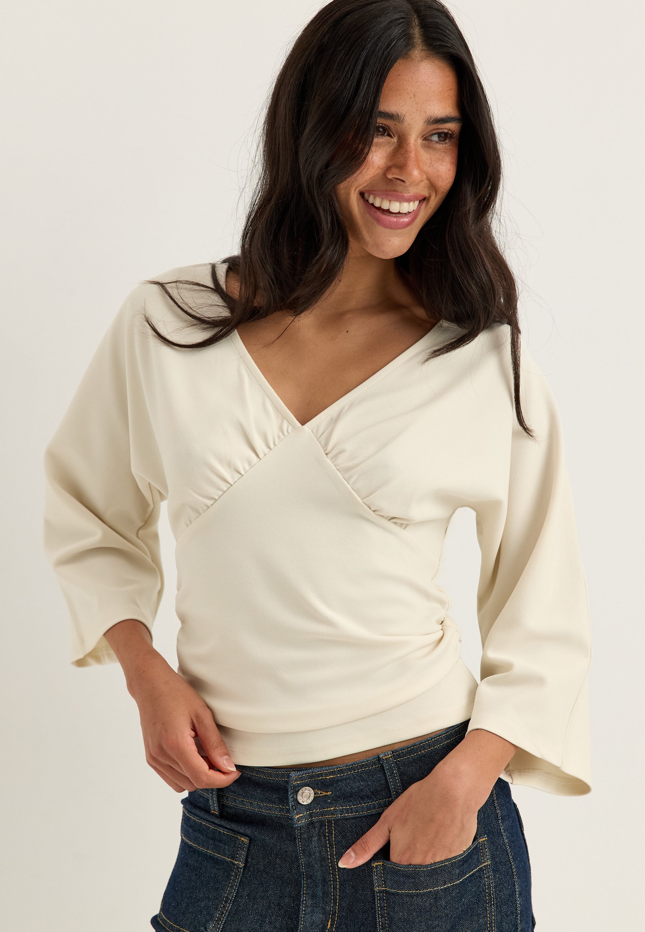 BUBBLEROOM V-neck Batwing top