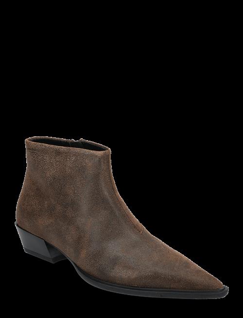 VAGABOND | Cassie | 37