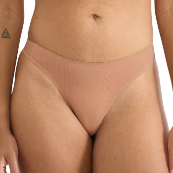Sloggi Trusser ZERO Feel Pure String Beige Medium Dame
