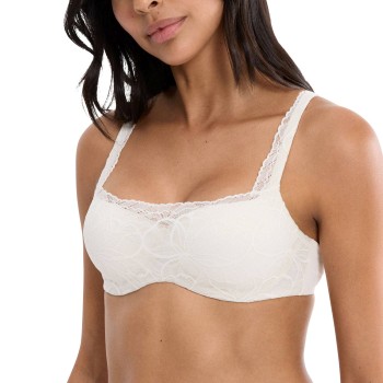 Triumph BH Body Make-Up Illusion Lace Balconette Offwhite B 70 Dame