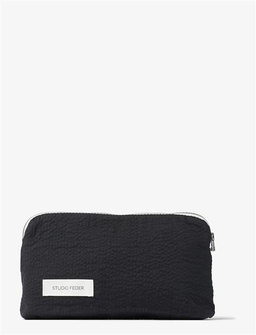 STUDIO FEDER | Celia Mini Toiletry Bag - Seersucker | 22X12X8CM