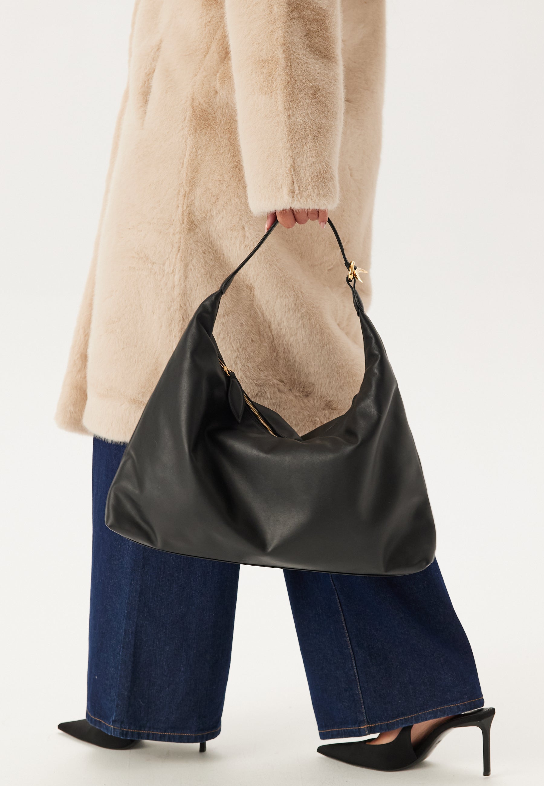 Liffner Pillow Hobo