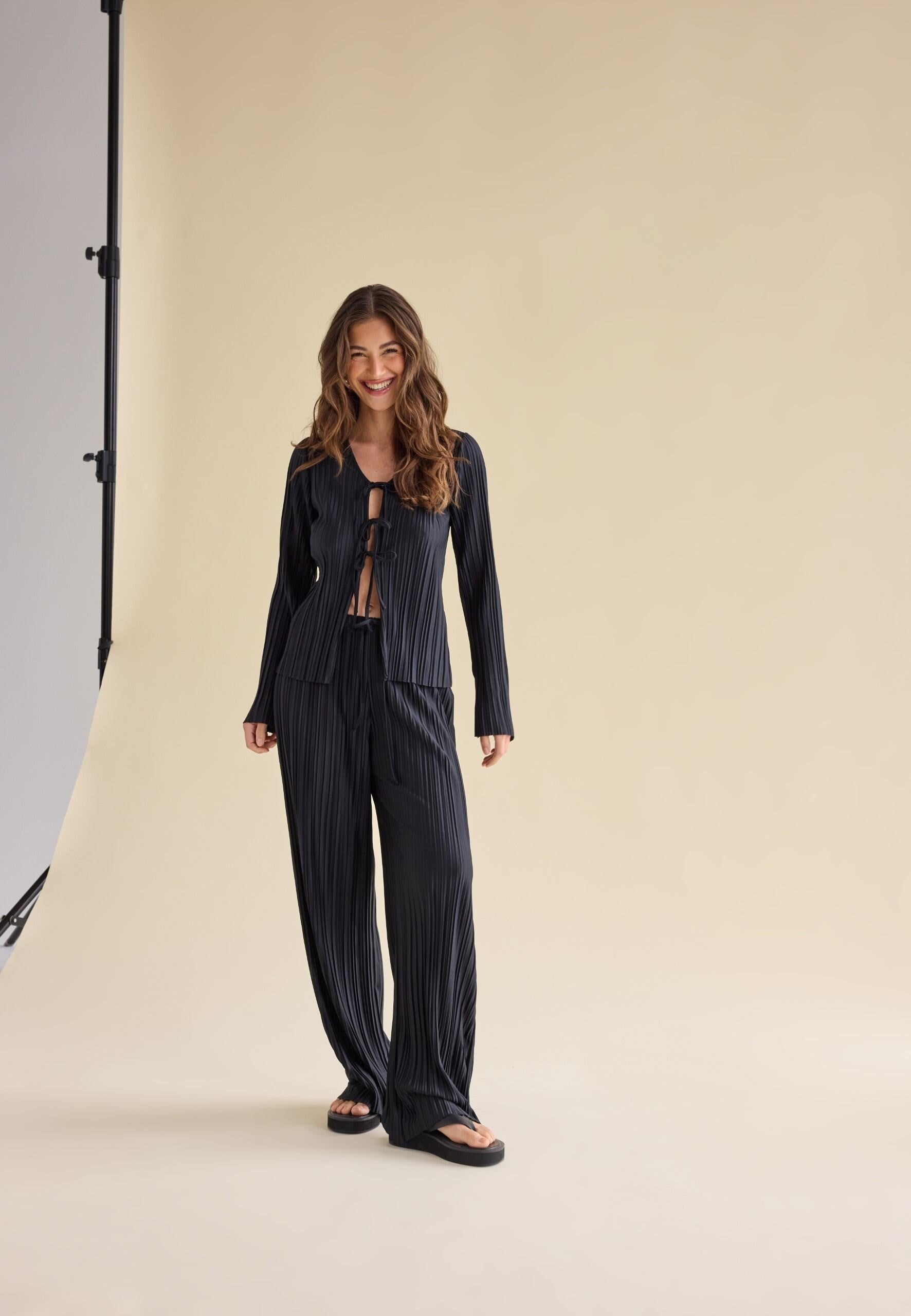 BUBBLEROOM Pleated Wide Trousers