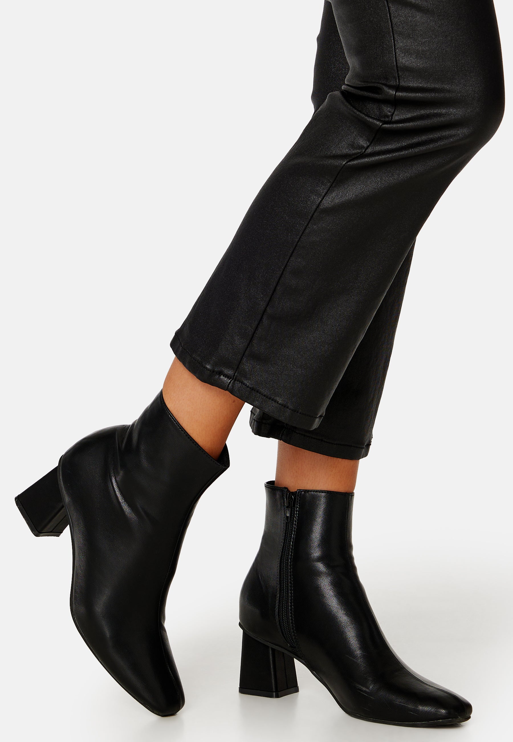 BUBBLEROOM Celia Ancle Boots