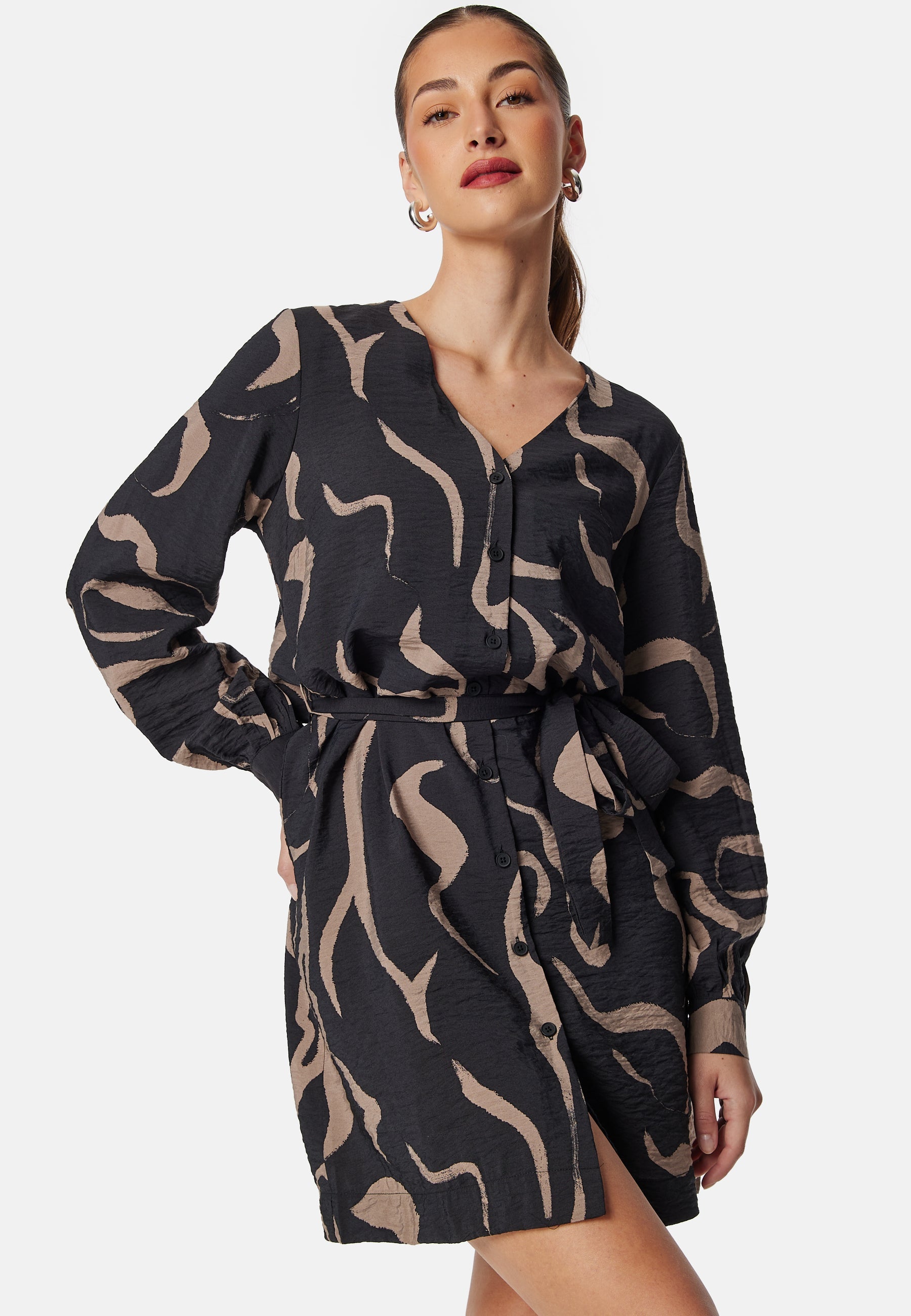 OBJECT Objjacira L/S V-NECK SHORT DRESS