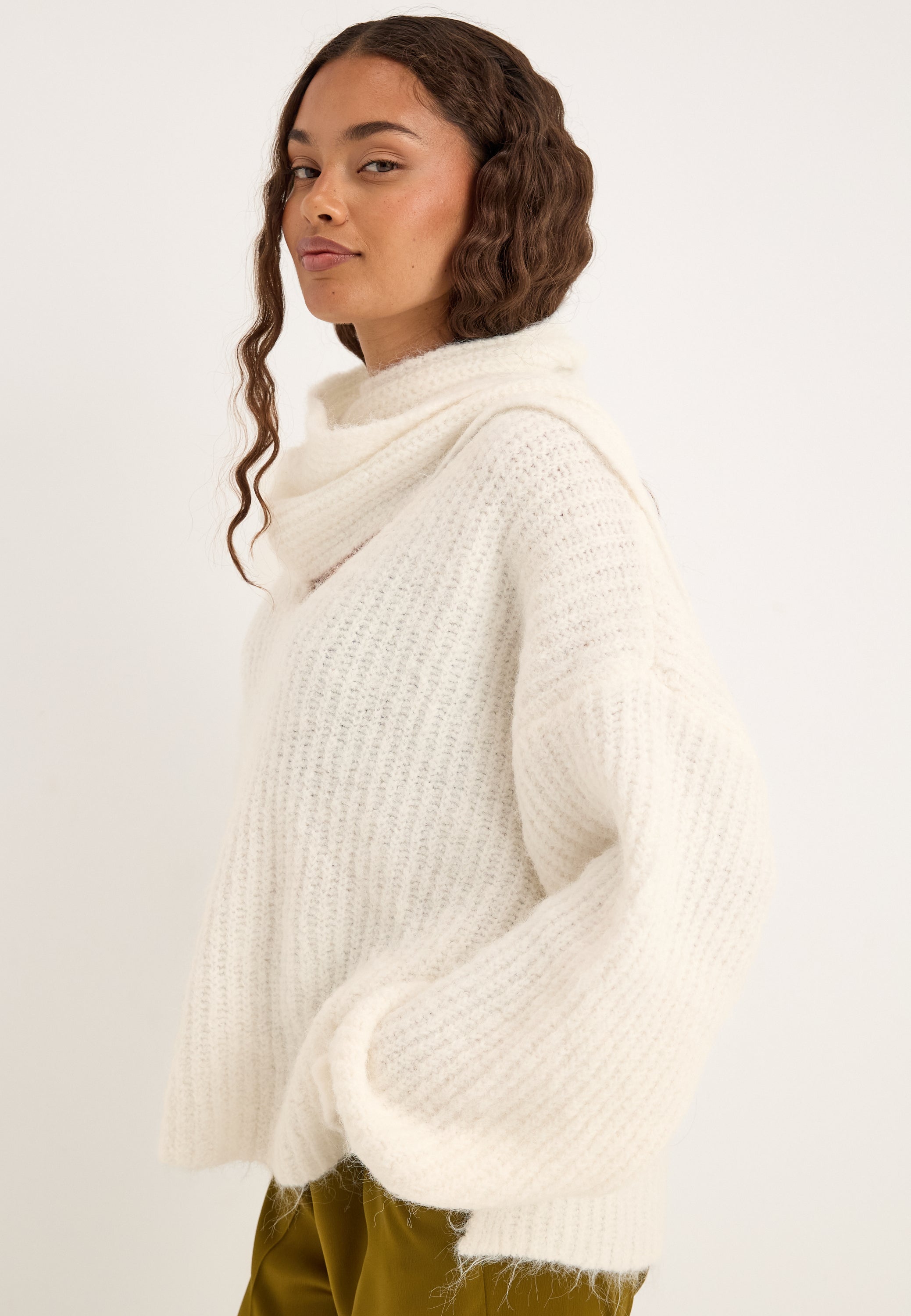 BUBBLEROOM Knitted Scarf Sweater