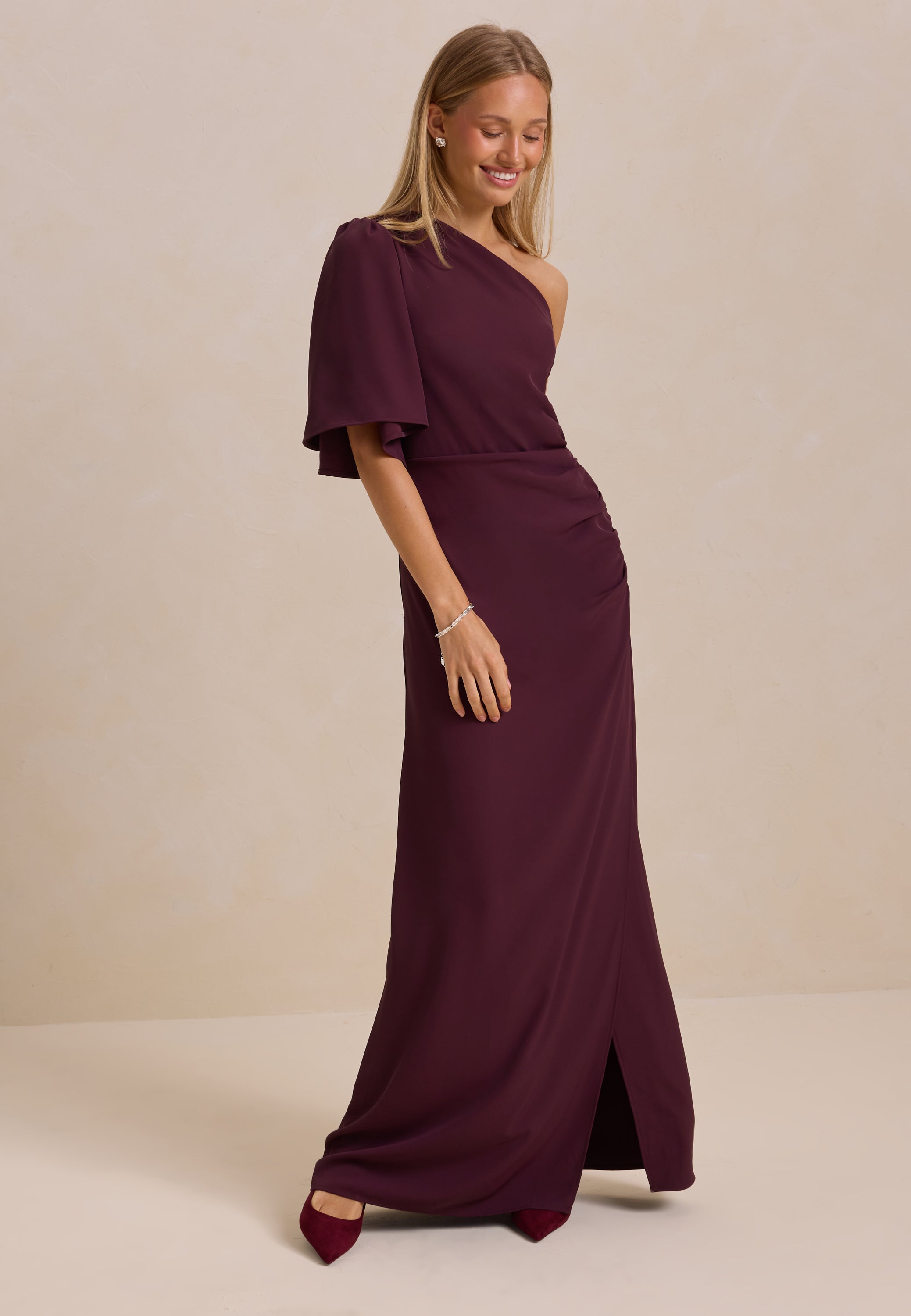 BUBBLEROOM OCCASION Ruched One Shoulder Gown