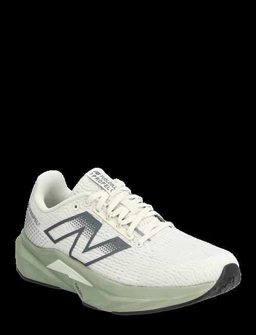New Balance | New Balance Fuelcell Propel V5 | 44.5
