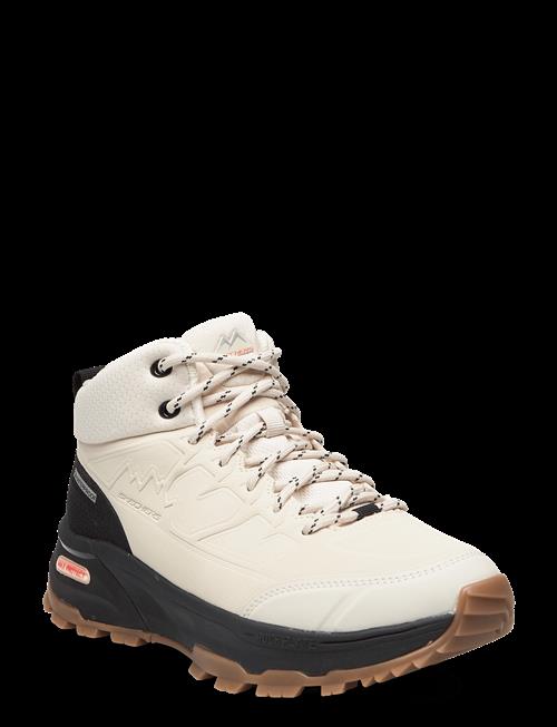 Skechers | Max Protect Legacy Weekend Getaway | 39