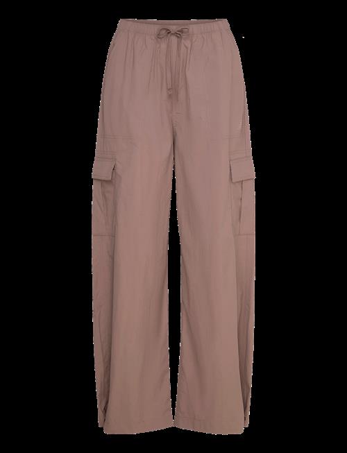 New Balance | Woven Cargo Pant | L