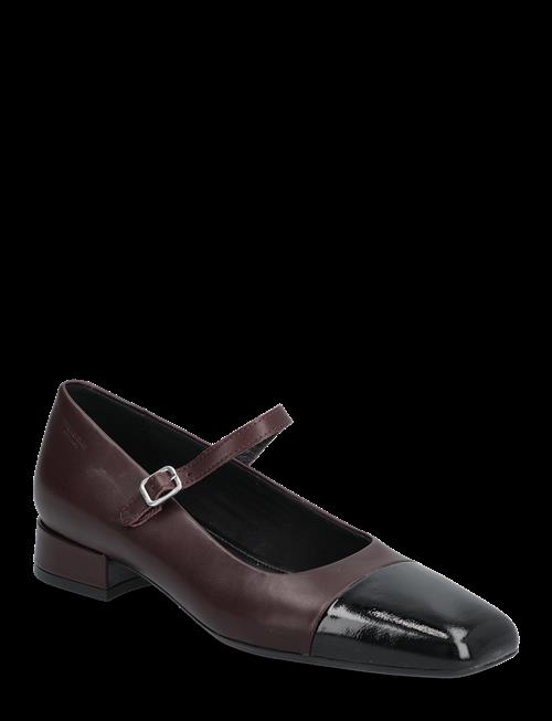 VAGABOND | Debbi | 37