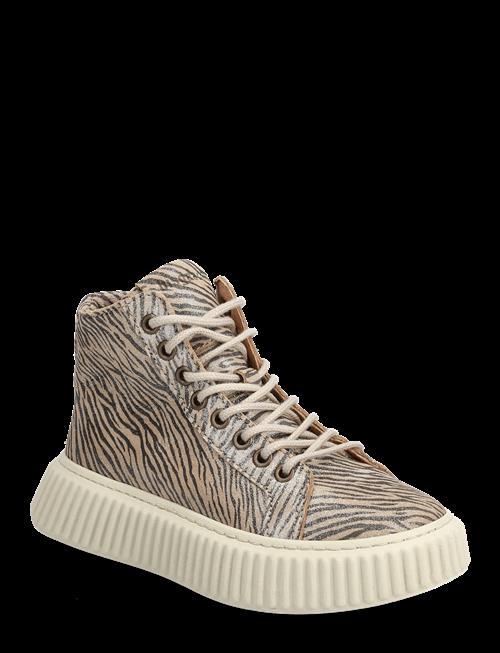 Bisgaard | Bisgaard Debbie L | 32