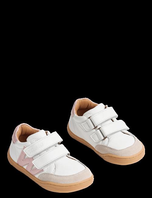 Se Wheat | Sneaker Barres | 26 hos Booztlet