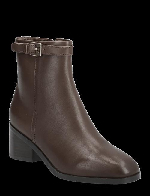 Tommy Hilfiger | Th Buckle Riding Mid Heel Bootie | 39