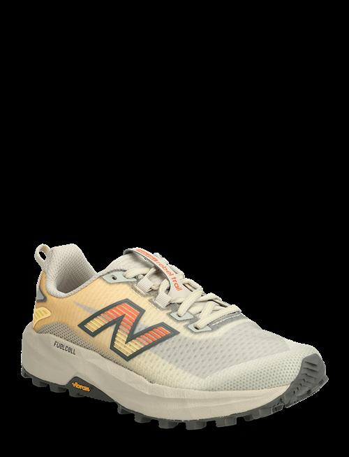 New Balance | New Balance Rebel Trail | 40