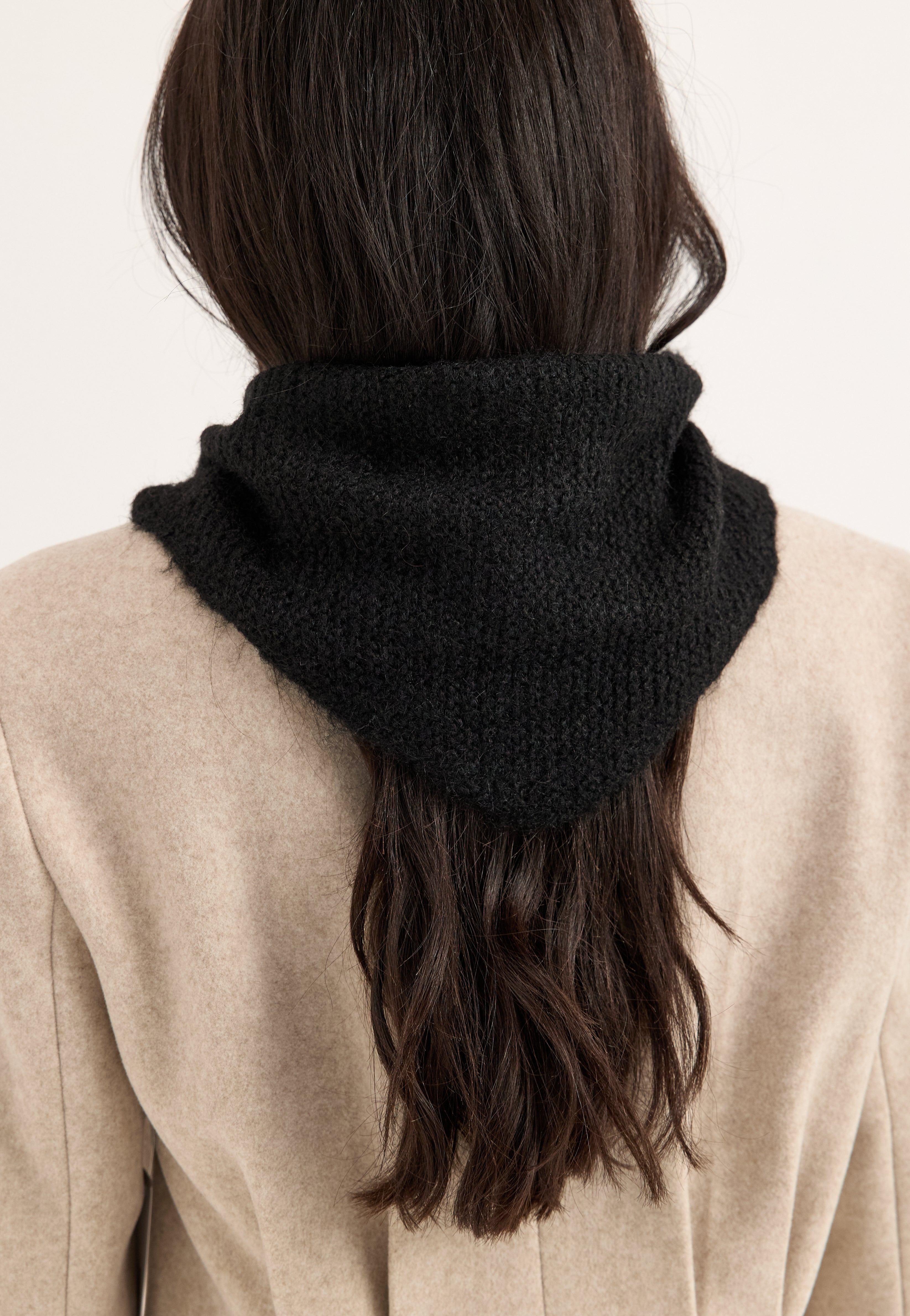 BUBBLEROOM Knitted Mini Scarf