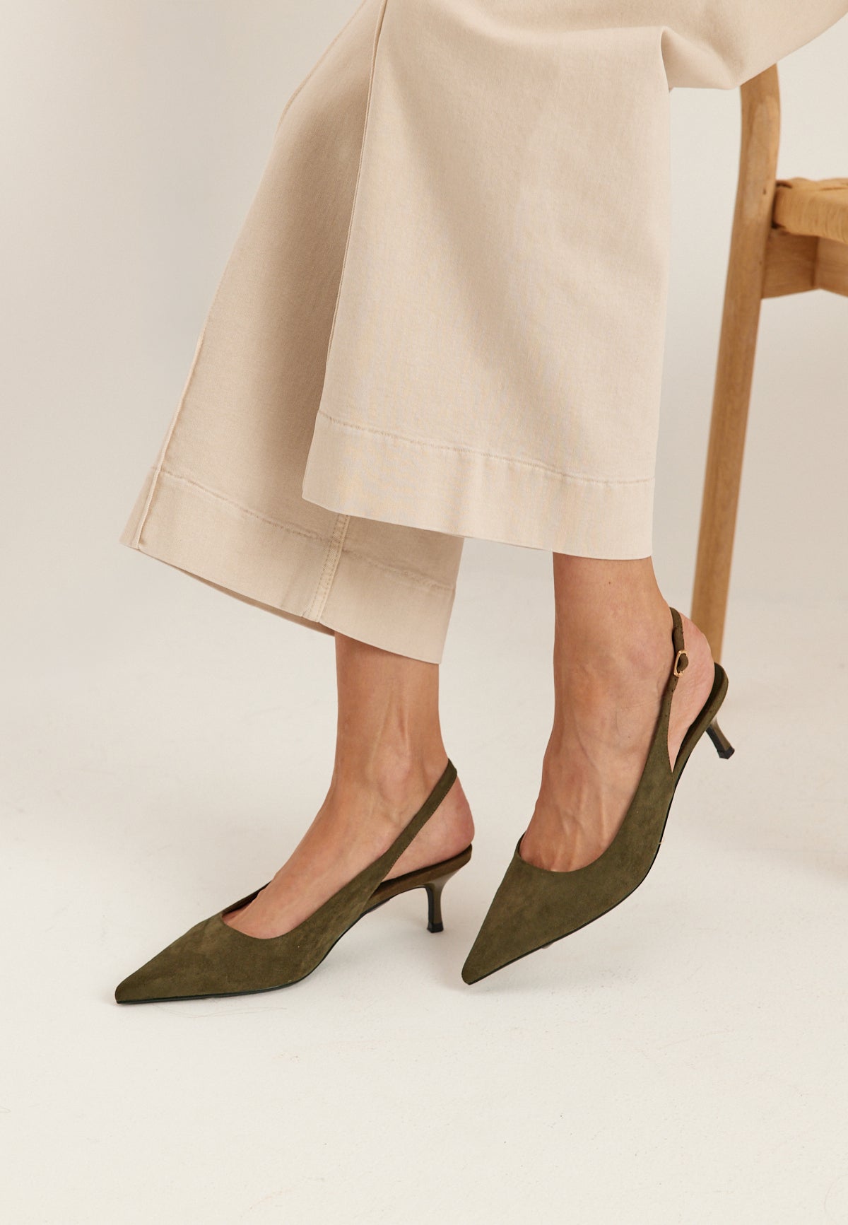 BUBBLEROOM Pointy Slingback