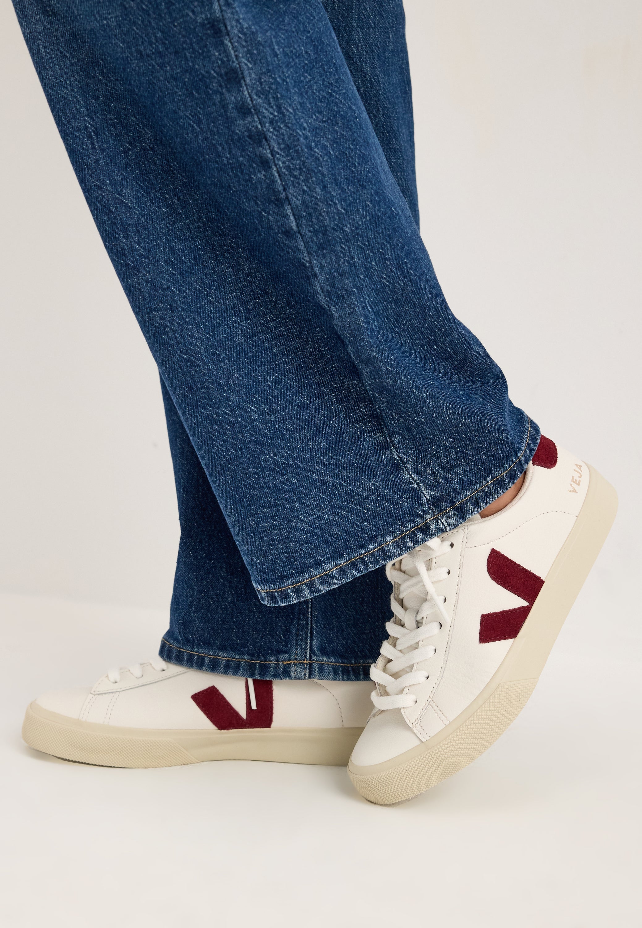 VEJA Campo Sneakers