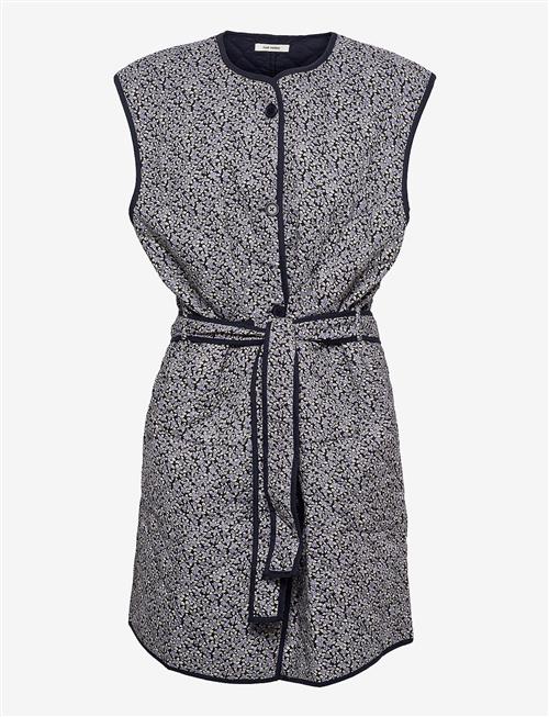 nué notes | Ozzie Vest | 40