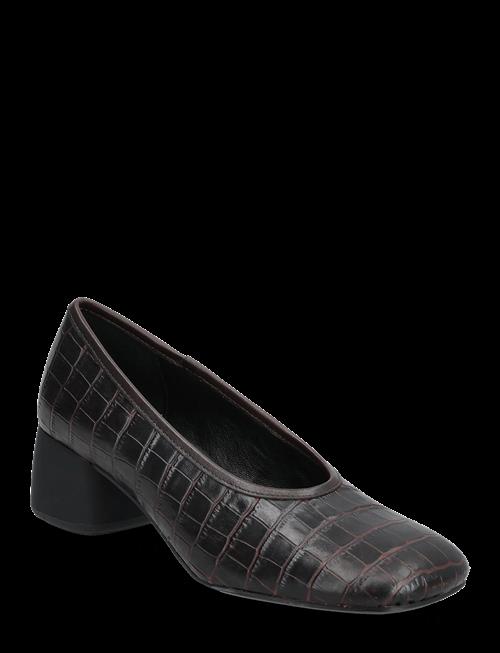 VAGABOND | Livia | 40